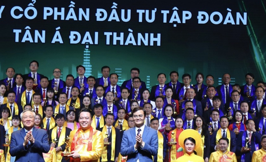 Phó Thủ tướng Nguyễn Hòa Bình: 